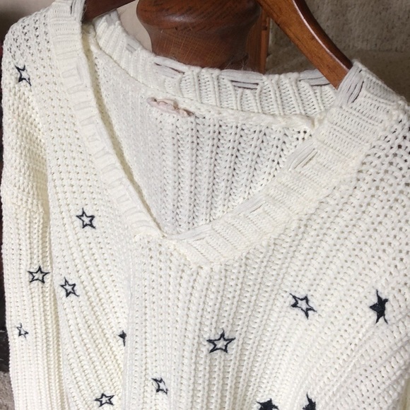 Hem & Thread Distressed Knit Star Embroidered V Neck Sweatshirt Fourth OF July - Picture 7 of 16
